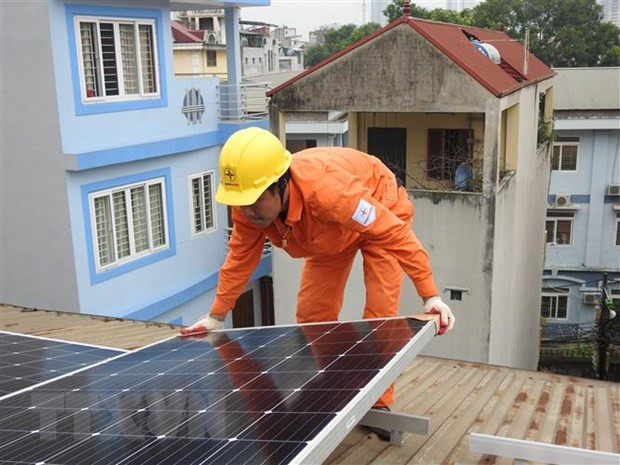 Vietnam operates 24,300 rooftop solar power projects ảnh 1