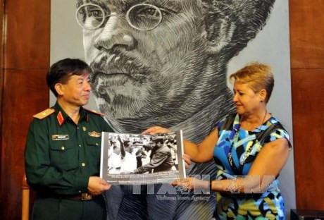 Vietnam, Cuba exchange press experience ảnh 1