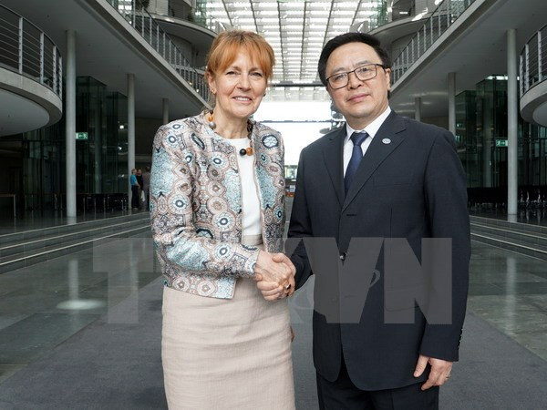 Vietnamese, German parties hold sixth dialogue in Berlin ảnh 1 Vietnamese, German parties hold sixth dialogue in Berlin ảnh 1