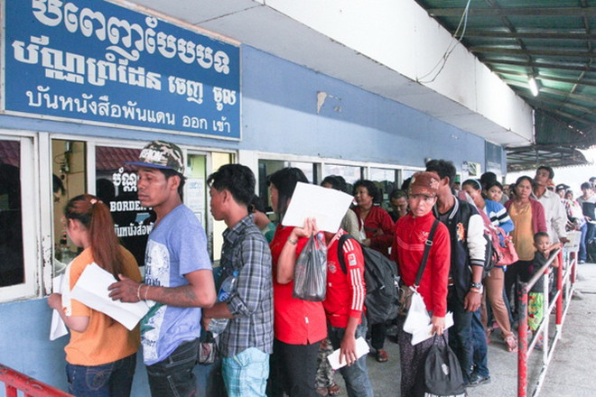 Fleeing workers force Thailand to reconsider new labour rules ảnh 1
