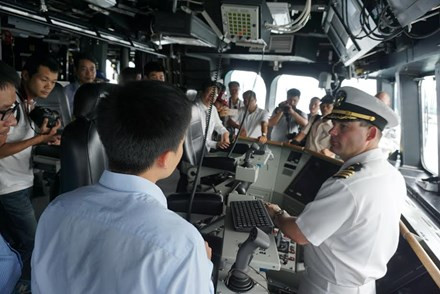 Vietnam, US hold 8th Naval Engagement Activity in Khanh Hoa ảnh 1 Vietnam, US hold 8th Naval Engagement Activity in Khanh Hoa ảnh 1