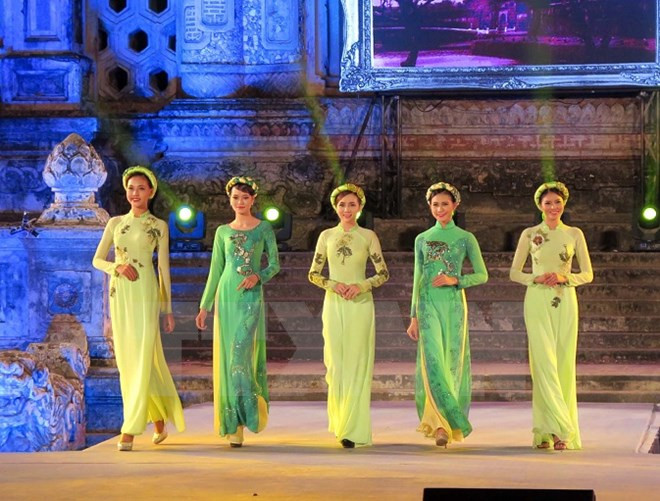 Hue Festival: Art performances impress visitors ảnh 1 Hue Festival: Art performances impress visitors ảnh 1