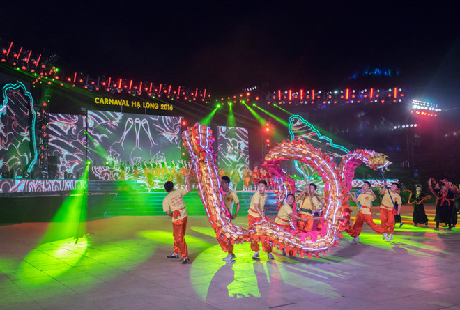Ha Long Carnival attracts crowds ảnh 1