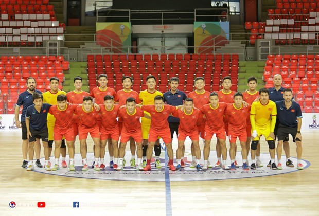 Vietnam crush Australia to advance to AFF Futsal Championship semi-finals ảnh 1
