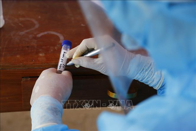 COVID-19: New cases on April 5 total 54,995 ảnh 1