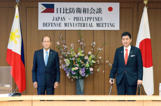 Defence ministers of Philippines, Japan hold talks ảnh 1 Defence ministers of Philippines, Japan hold talks ảnh 1