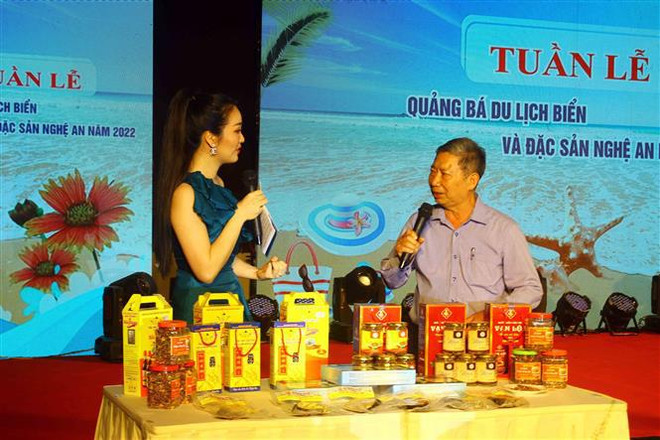 Programme promotes Nghe An’s maritime tourism, specialities ảnh 2