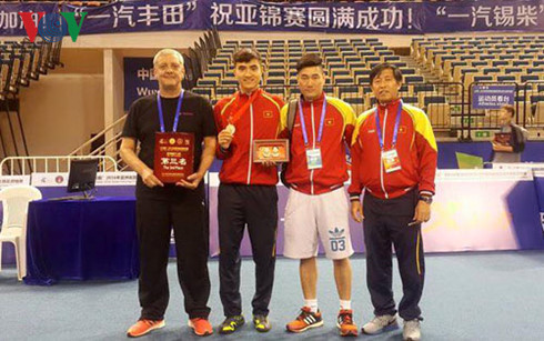 Vietnam wins bronze medal at Asian fencing tourney ảnh 1