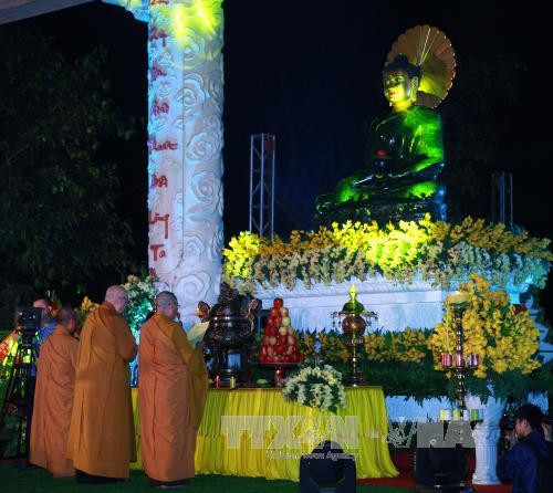 Jade Buddha statue arrives in Hai Phong ảnh 1