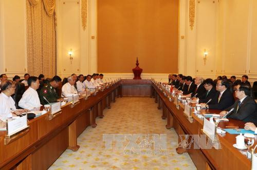 Vietnam, Myanmar sign four cooperation documents ảnh 1
