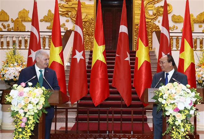 Vietnamese, Turkish PMs seek ways to beef up bilateral trade ties ảnh 1 Vietnamese, Turkish PMs seek ways to beef up bilateral trade ties ảnh 1