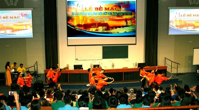 Summer camp for Vietnamese youth closes in Czech Republic ảnh 1