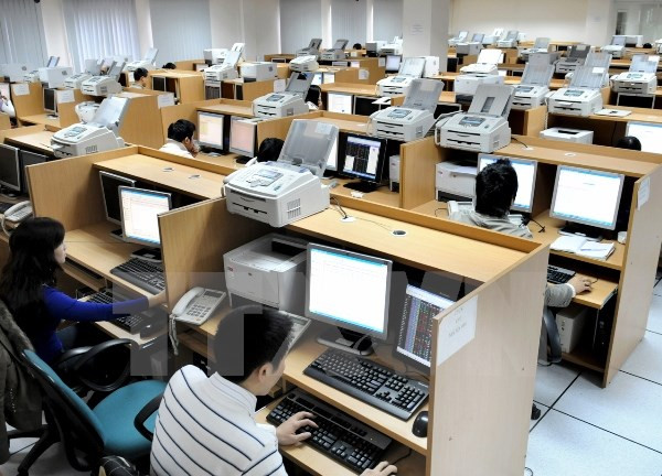 Vietnamese shares down after two-day rally ảnh 1