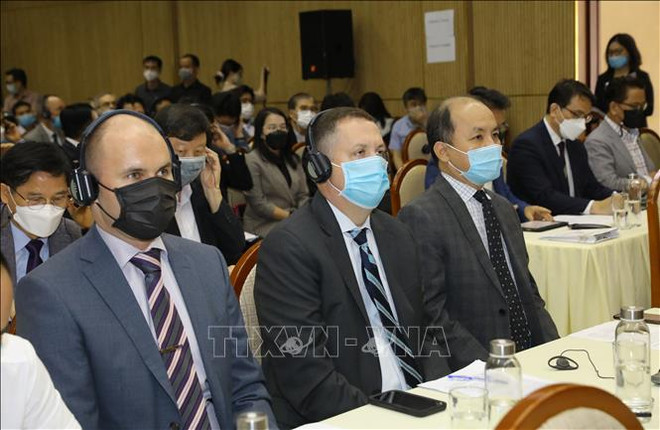 Government committee meets foreign religious practitioners in Vietnam ảnh 1