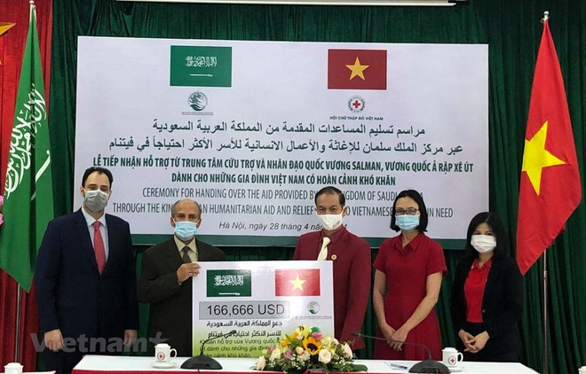 Saudi Arabia lends helping hand to disadvantaged Vietnamese ảnh 1