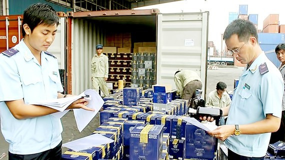 HCM City continues to fight smuggling, trade fraud ảnh 1