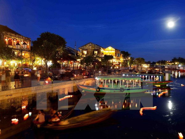 Quang Nam: Hoi An begins solar electricity-fueled lighting project ảnh 1