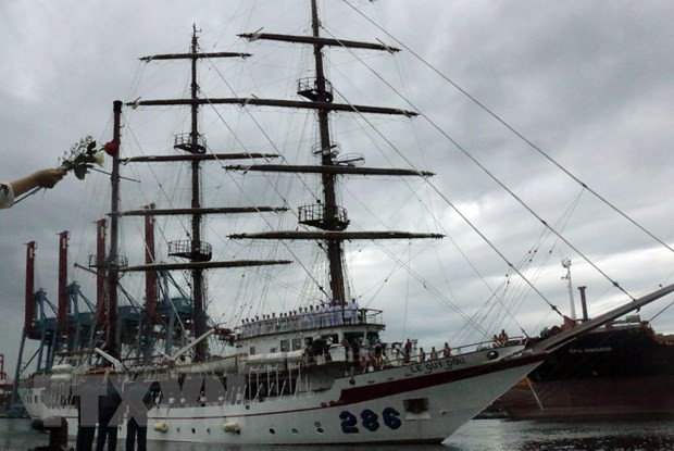 Vietnam People’s Navy sailing ship visits Indonesia ảnh 1