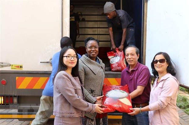 Vietnam sends relief aid to Zimbabwe cyclone victims ảnh 1 Vietnam sends relief aid to Zimbabwe cyclone victims ảnh 1