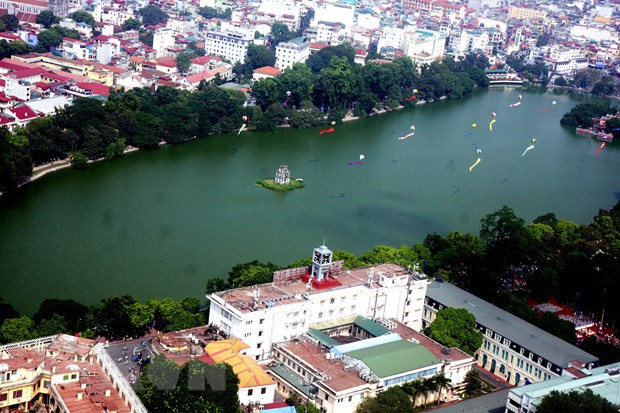 Tourist arrivals to Hanoi hike during holiday ảnh 1