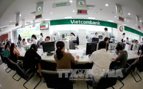 Local banks drawn to retail banking ảnh 1