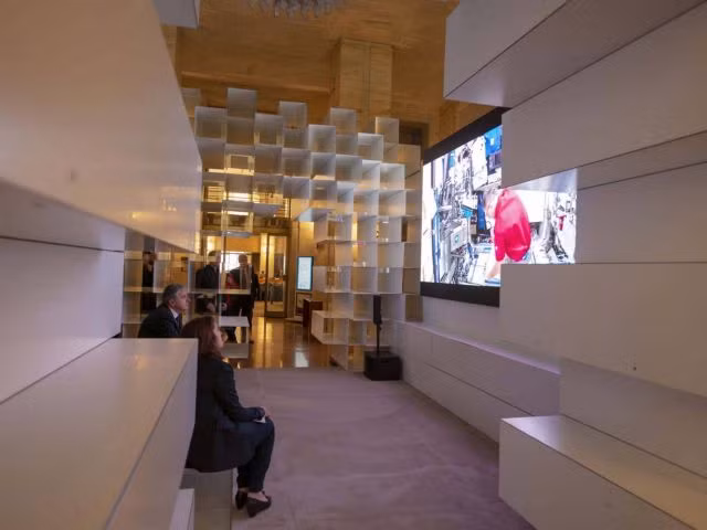 Exhibition shows beauty of Italian knowledge ảnh 1