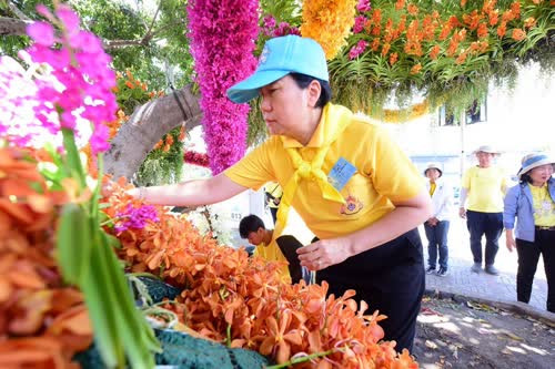 Thailand: Floral decorations along procession route ảnh 1