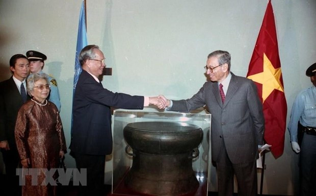 Former President Le Duc Anh’s contributions grab international headlines ảnh 1