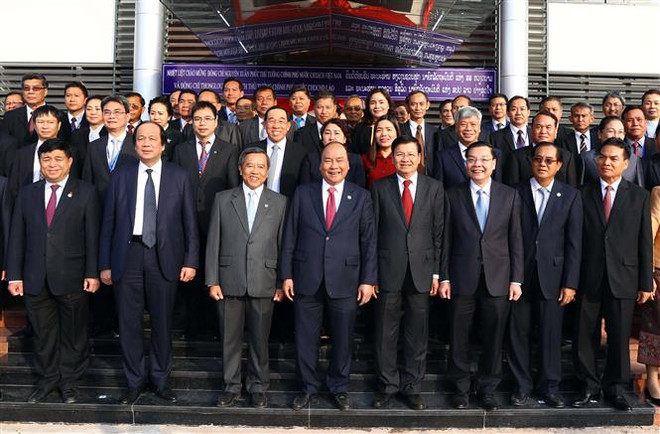 Vietnamese, Lao PMs attend training centre’s inaugural ceremony ảnh 1 Vietnamese, Lao PMs attend training centre’s inaugural ceremony ảnh 1
