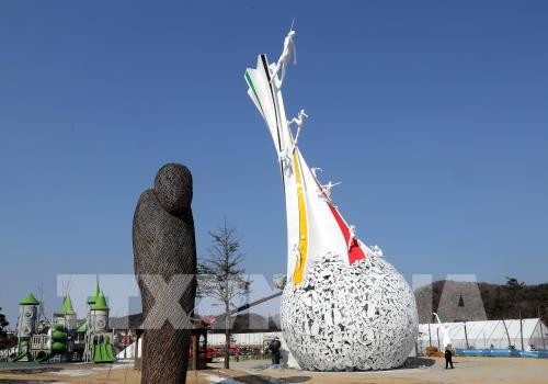 Vietnamese young reporters experience winter game ảnh 1