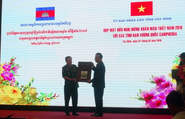 Tay Ninh strengthens friendship with Cambodian localities ảnh 1 Tay Ninh strengthens friendship with Cambodian localities ảnh 1