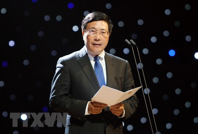 Vietnam attends ASEAN foreign, defence ministers’ meetings in Singapore ảnh 1