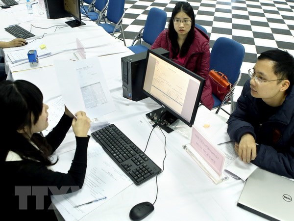 Vinh Long vows to stay side by side with businesses ảnh 1