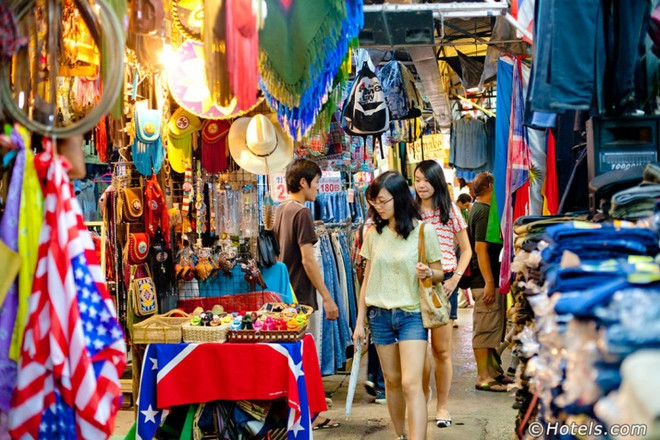 Famous bazaar in Thailand continues attracting visitors ảnh 1 Famous bazaar in Thailand continues attracting visitors ảnh 1