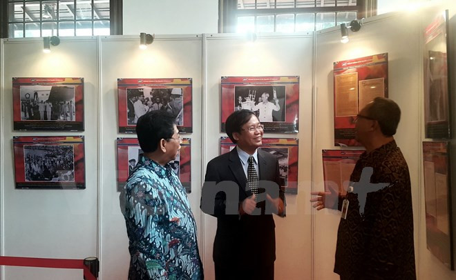  Exhibition highlights Vietnam-Indonesia diplomatic ties ảnh 1