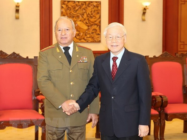 Party chief commits support to defence ties with Cuba ảnh 1