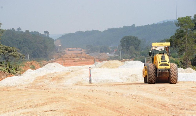 Land clearance, materials decisive to North-South Expressway to reach finish line ảnh 2