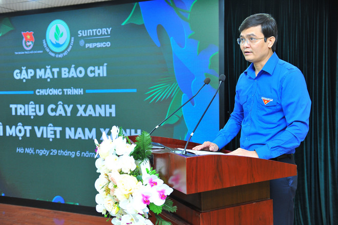 Tree planting - for a green Vietnam programme launch ảnh 1