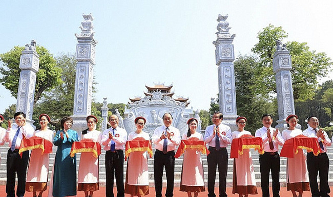 PM cuts ribbon to launch temple dedicated to President Ho’s ancestors ảnh 1 PM cuts ribbon to launch temple dedicated to President Ho’s ancestors ảnh 1