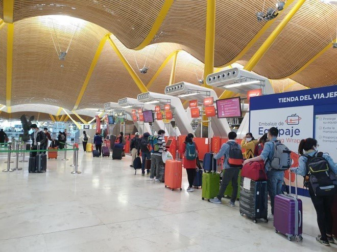 More Vietnamese nationals return from Europe ảnh 1 More Vietnamese nationals return from Europe ảnh 1