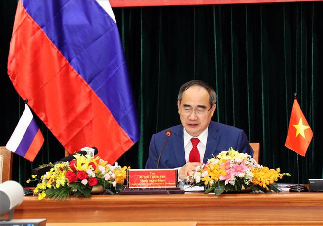 HCM City-Saint Petersburg video meeting marks Uncle Ho’s 130th birthday ảnh 1