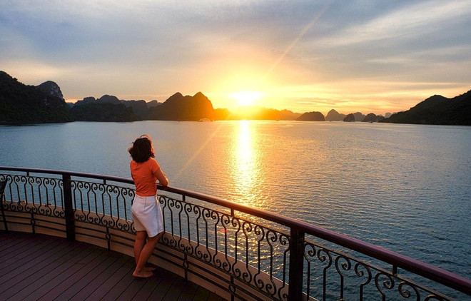Weekend gala night raises curtain on Quang Ninh’s tourism promotion drive ảnh 1 Weekend gala night raises curtain on Quang Ninh’s tourism promotion drive ảnh 1