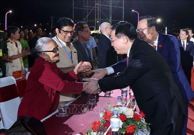 NA Chairman attends ceremony marking 20th anniversary of Dak Nong's re-establishment ảnh 2