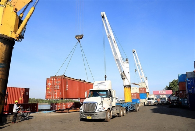 Vietnam to increase maritime, inland waterway transport to ease road transport ảnh 1