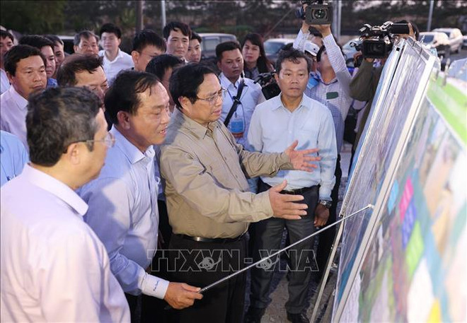 PM inspects key infrastructure works in Tien Giang ảnh 1