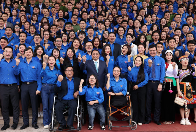 PM urges youth to pioneer in digital transformation ảnh 1 PM urges youth to pioneer in digital transformation ảnh 1