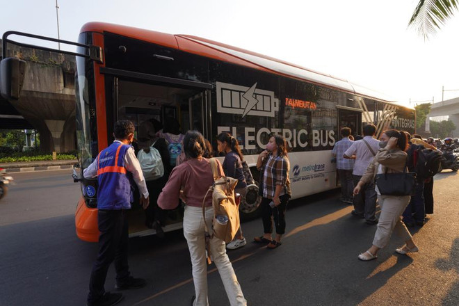 Indonesia works to spur use of electric buses ảnh 1 Indonesia works to spur use of electric buses ảnh 1