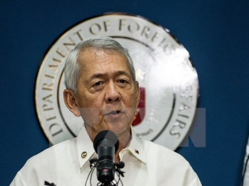 Philippines, Japan urge China to respect PCA ruling ảnh 1
