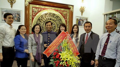 Party official congratulates Catholics, Protestants on Easter ảnh 1 Party official congratulates Catholics, Protestants on Easter ảnh 1