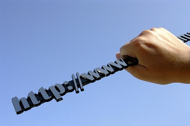 Domain name registrars join domain name market ảnh 1